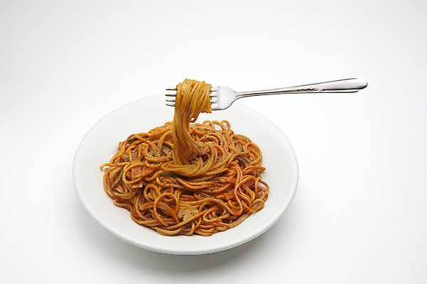포토 JPG 해외이미지 음식 포크 파스타 스파게티 요리 사람없음 빨간색 식당 식사 저녁식사 이탈리아 장비 흰색 면 허브 이탈리아문화 토마토소스 점심식사 고립 탄수화물 해외202004 해외포토 식물 식기 유럽 컬러 서양음식 상점 소스_음식 유럽문화 파일형식 이미지허브