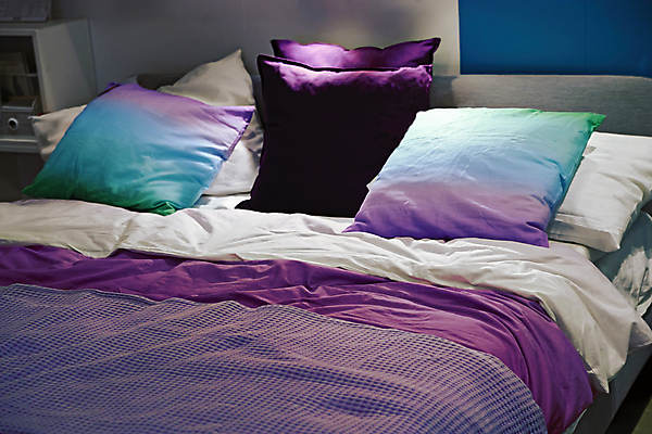 포토 JPG 해외이미지 디자인 백그라운드 쿠션 크리스마스 겨울 비즈니스 베개 침구 휴가 휴식 주택 프레임 실내 사람없음 내부 장식 빛 유행 침실 이불 방 흰색 침대 램프 직물 잠 야간 담요 묘사 오브젝트 장면 부드러움 시트 스타일 안락 해외202004 해외포토 자연요소 계절 기념일 컬러 가구 컨셉 조명 건물 감각 파일형식 이미지허브