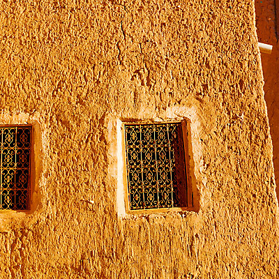 포토 JPG 해외이미지 전통 디자인 종교 길 벽 패턴 건축양식 창문 아프리카 출입구 주택 동양인 사람없음 건물 목재 장식 노란색 시골 도시 역사 재산 이슬람교 타일 묘사 대문 모로코 단계 메디나 아랍어 안뜰 옛날 이국적 스타일 해외202004 해외포토 나무 건축물 건축 나라 컬러 무늬 재료 인종 금융 문 파일형식 이미지허브