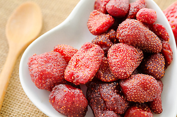 포토 JPG 해외이미지 열매 백그라운드 다이어트 과일 재료 딸기 건조 건강 사람없음 빨간색 쌓기 얼음 껍질 흰색 하트 그룹 사발 달콤 맛 먹기 묘사 오브젝트 유기농 질감 성분 흙더미 내추럴 고립 잠금해제 채식주의자 많음 해외202004 해외포토 자연요소 모양 식물 웰빙 컬러 컨셉 모션 흙 사기그릇 채식 파일형식 더미 이미지허브