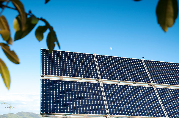 포토 JPG 해외이미지 구름 외관 잎 하늘 지붕 새로움 주택 세포 따뜻함 풍경 사람없음 건물 초록색 경제 파란색 글로벌 햇빛 태양 우주 환경 맑음 힘 재활용 발전기 에너지 판넬 뜨거움 에코 생태계 시스템 자원 무료 생태학 수집가 공급 획기적 해외202004 해외포토 자연요소 식물 직업 건축물 교육 컬러 컨셉 날씨 발전소 친환경 파일형식 이미지허브