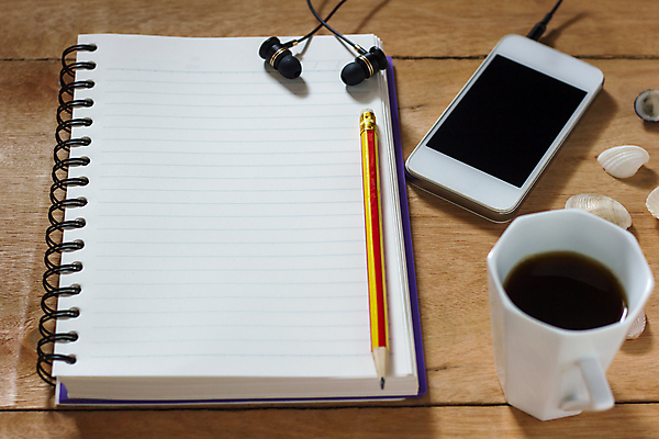 포토 JPG 해외이미지 디자인 종이 커피 음악 이어폰 백그라운드 비즈니스 텍스트 통신 유리 탁자 모바일 사람없음 목재 책 컵 스마트폰 연필 우주 디지털 스크린 검은색 쪽지 공책 소리 흰색 오픈 메시지 편지 전화기 스마트 책상 투자 오디오 페이지 시트 스테레오 옛날 플레이어 해외202004 해외포토 나무 식기 음료 컬러 음향기기 가구 컨셉 재료 재질 문화예술 문구용품 학용품 전자제품 핸드폰 스마트기기 필기구 파일형식 이미지허브