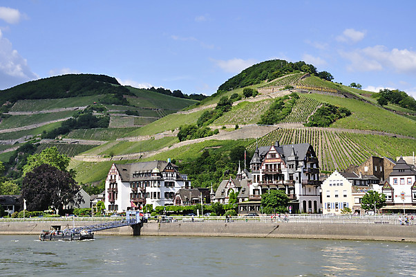 포토 JPG 해외이미지 구름 유럽 여행 하늘 주택 독일 풍경 사람없음 강 농장 농경지 여행객 세계문화유산 중세 해외202004 해외포토 자연요소 나라 농업 사람 건물 문화재 역사 파일형식 이미지허브