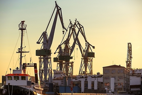 포토 JPG 해외이미지 주간 사람없음 야외 노을 중장비 조선소 기중기 산업시설 산업현장 해외202004 해외포토 자연요소 산업 산업장비 파일형식 이미지허브