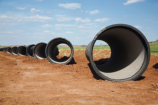 포토 JPG 해외이미지 구름 유럽 산업 모래 밭 하늘 사람없음 업무 원형 스페인 큼 운하 진흙 튜브 일반 파이프라인 해외202004 해외포토 자연요소 도형 나라 농업 작업 크기 파이프_관 파일형식 이미지허브