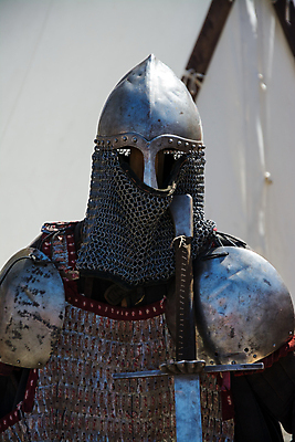 포토 JPG 해외이미지 직업 전통 중년 정장 이벤트 사람없음 장식 여름 상점 금속 축제 시장 칼 헬멧 향수 싸움 과거 갑옷 바이킹 철강 해외202004 해외포토 옷 계절 컨셉 모션 재질 성인 화장품 보호장비 파일형식 이미지허브