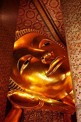 포토 JPG 해외이미지 아시아 종교 얼굴 조각 여행 불교 태국 미술 동양인 사람없음 건물 장식 조각상 기댐 잠 사찰 화려 황금 닫기 큼 명상 방콕 거인 천연기념물 귀족 사당 숭배 해외202004 해외포토 건축물 나라 컨셉 종교건축 모션 문화예술 인종 신체부위 조형물 크기 파일형식 이미지허브