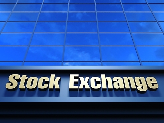 포토 JPG 해외이미지 외관 벽 백그라운드 컨셉 돈 일러스트 비즈니스 건축양식 텍스트 창문 유리 하늘 새로움 거리 프레임 사람없음 야외 건물 금융 경제 파란색 단어 사무실 3D 도시 업무 시장 재산 주식 심볼 사인 무역 싱글 투자 상업 해외202004 해외포토 문자 건축물 건축 산업 컬러 재질 작업 디지털합성 파일형식 이미지허브