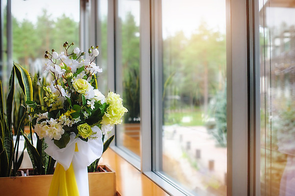 포토 JPG 해외이미지 식물 꽃 벽 꽃다발 백그라운드 창문 자연 국화 사람없음 장식 여름 노란색 바구니 봄 흰색 물방울 신선 개화 작음 배열 데이지 내추럴 캐모마일 해외202004 해외포토 계절 컬러 크기 허브 생태계 파일형식 이미지허브