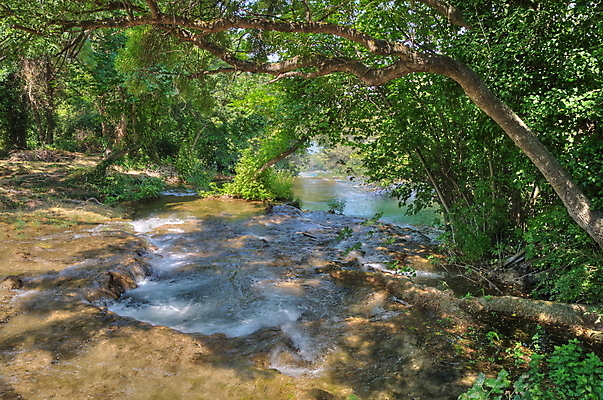 포토 JPG 해외이미지 식물 공원 유럽 호수 여행 백그라운드 자연 휴가 휴식 풍경 사람없음 야외 초록색 물 여름 파란색 강 환경 폭포 흐름 가을 신선 개울 떨어짐 숲 크로아티아 내추럴 전국 해외202004 해외포토 자연요소 계절 공공시설 나라 컬러 컨셉 생태계 파일형식 이미지허브