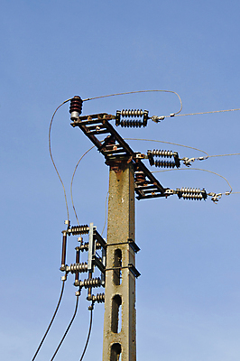 포토 JPG 해외이미지 산업 선 통신 하늘 사람없음 파란색 우주 힘 장비 에너지 기둥 역 연결 위험 전염 철사 볼트 봉 철탑 지휘자 공학 세대 변압기 분배 전압 현재 공급 해외202004 해외포토 교육 건축 컬러 컨셉 교통시설 탑 음악가 공구 질병 감염 파일형식 이미지허브