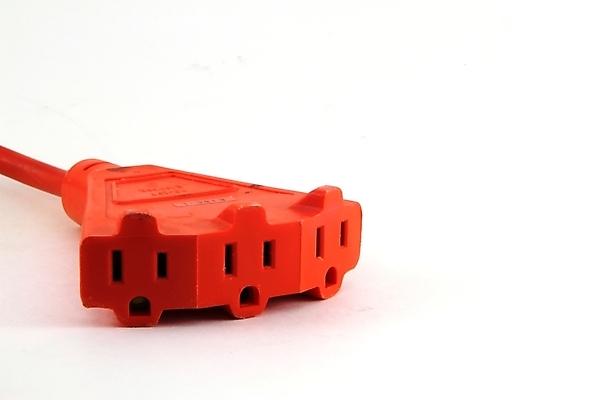 포토 JPG 해외이미지 산업 이동 사람없음 힘 장비 에너지 흰색 콘센트 플러그 코드 확대 연결 철사 볼트 고무 고립 삽입 전압 현재 공급 해외202004 해외포토 컬러 컨셉 공구 파일형식 이미지허브