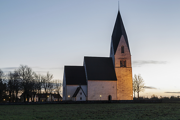 포토 JPG 해외이미지 나무 구름 기독교 겨울 밭 하늘 스웨덴 사람없음 파란색 교회 나뭇가지 숭배 해외202004 해외포토 자연요소 식물 계절 종교 컬러 농업 종교건축 북유럽 건물 파일형식 이미지허브