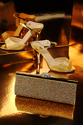 포토 JPG 해외이미지 모델 디자인 커플 외관 여자 결혼 신발 가방 사람없음 유행 축제 축하 화려 황금 클래식 고급 우아함 샌들 크리스탈 연극 스타일 세련 해외202004 해외포토 잡화 컨셉 관계 문화예술 사람 이벤트 광석 파일형식 이미지허브