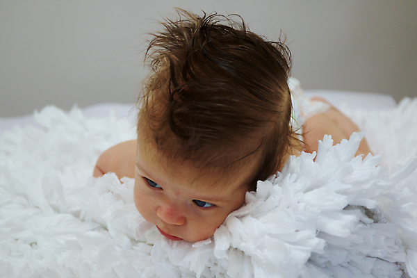 포토 JPG 해외이미지 백인 1 손 응시 행복 얼굴 어린이 새로움 건강 한명 웃음 사람 소년 파란색 머리 흰색 침대 표현 아기 신생아 달콤 정상 작음 부드러움 거짓말 걸음마 결백 고립 돌봄 천진난만 해외202004 해외포토 서양인 시선 남자 감정 컬러 가구 컨셉 모션 표정 신체부위 감각 맛 크기 파일형식 이미지허브