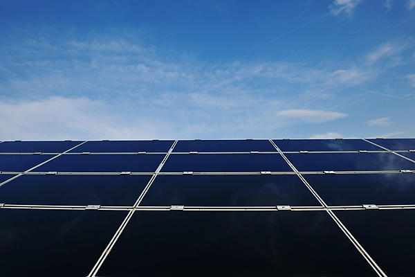 포토 JPG 해외이미지 주간 구름 하늘 사람없음 야외 태양에너지 집열판 해외202004 해외포토 자연요소 그린에너지 파일형식 이미지허브