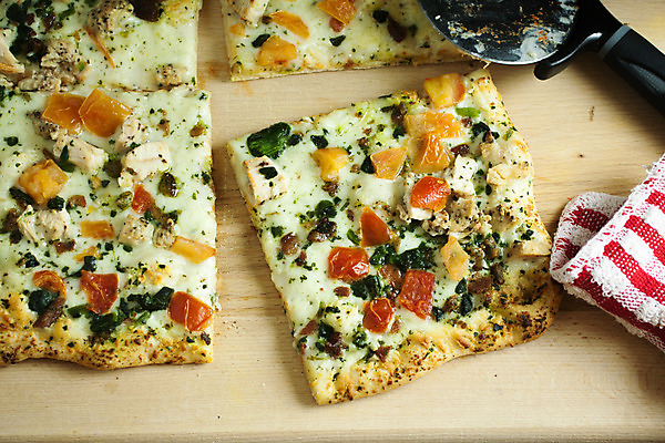 포토 JPG 해외이미지 전통 토마토 양파 치즈 피자 파스타 돼지고기 요리 사람없음 목재 저녁식사 치킨 가축 이탈리아 직물 굽기 베이컨 내추럴 모짜렐라치즈 피자집 해외202004 해외포토 나무 동물 유럽 채소 재료 유제품 패스트푸드 서양음식 육류 상점 식사 구이 닭고기요리 파일형식 이미지허브