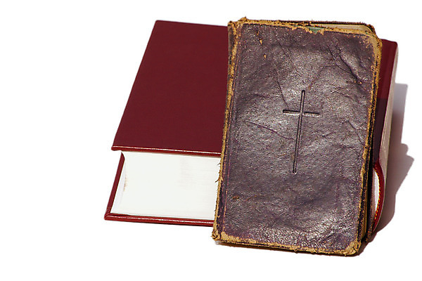 포토 JPG 해외이미지 기독교 종교 십자가 텍스트 새로움 사람없음 책 빨간색 교회 검은색 성경 수확 골동품 기도 작음 큼 고립 복음 신앙심 옛날 해외202004 해외포토 컬러 컨셉 농업 종교용품 종교건축 건물 크기 파일형식 이미지허브