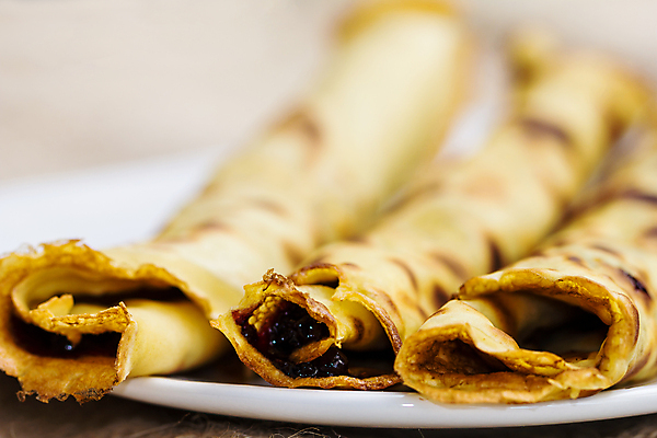 포토 JPG 해외이미지 전통 접시 음식 사람없음 갈색 노란색 케이크 주방 저녁식사 튀김 신선 뜨거움 황금 닫기 달콤 맛 아침식사 굽기 먹기 컵받침 비만 묘사 메뉴 칼로리 팬케이크 점심식사 식욕 해로움 크레이프 해외202004 해외포토 식기 컬러 컨셉 모션 디저트 식사 구이 몸매 받침대 파일형식 이미지허브