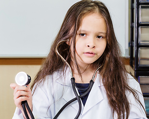 포토 JPG 해외이미지 백인 직업 옷 어린이 유니폼 청진기 놀이 건강 한명 사람 중국 간호사 의사 작음 돌봄 혼혈 해외202004 해외포토 서양인 1 아시아 의료기기 모션 의료진 크기 다문화 파일형식 이미지허브