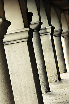 포토 JPG 해외이미지 모양 디자인 외관 교육 문화 벽 백그라운드 패턴 건축양식 학교 날씨 프레임 흑백 사람없음 내부 건물 빛 힘 궁전 수확 바위 기둥 도시 복도 역사 클래식 대학교 박물관 복고 대리석 질서 법원 그리스인 방법 세피아 옛날 정부 줄서기 지원 스타일 해외202004 해외포토 서양인 건축물 건축 컨셉 고건축 무늬 농업 재료 모션 촬영기법 돌_바위 예절 파일형식 이미지허브