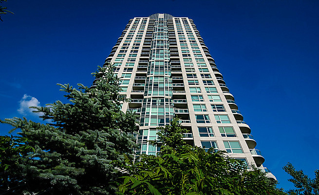 포토 JPG 해외이미지 외관 패턴 건축양식 창문 하늘 아파트 사람없음 건물 파란색 사무실 탑 발코니 도시 큼 상승 콘도 직사각형 리빙 규칙적 해외202004 해외포토 도형 건축물 건축 컬러 컨셉 무늬 비즈니스 숙소 주택 크기 파일형식 이미지허브