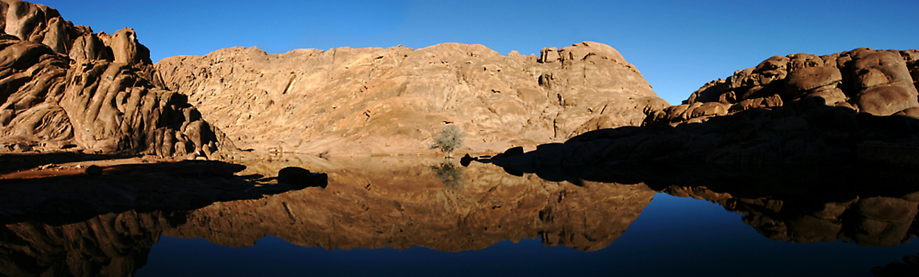 포토 JPG 해외이미지 여행 백그라운드 중동 아프리카 자연 하늘 아침 산 건조 파노라마 이집트 풍경 사람없음 가로 빨간색 물 파란색 관광지 강 햇빛 반사 평화 일출 성경 사막 암석 바위 연못 뜨거움 황무지 정상 땅 언덕 오르기 신성 멀리 동쪽 명승지 순례 웅장함 해외202004 해외포토 주간 자연요소 나라 컬러 컨셉 종교용품 모션 촬영기법 태양 노을 돌_바위 방향 생태계 파일형식 이미지허브