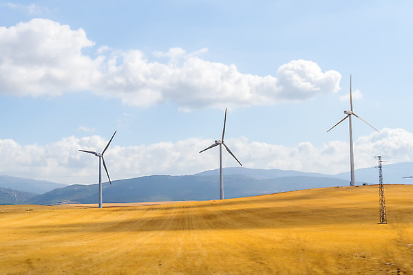 포토 JPG 해외이미지 식물 구름 산업 밭 자연 하늘 바람 풍경 사람없음 초록색 여름 파란색 글로벌 농장 환경 탑 힘 재활용 장비 풍차 발전기 에너지 흰색 칼날 역 보호 생태계 프로펠러 자원 세대 유지 방앗간 혁명 개발 생태학 효율 공급 해외202004 해외포토 자연요소 건축물 계절 교육 컬러 컨셉 농업 교통시설 날씨 발전소 친환경 파일형식 이미지허브