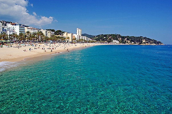 포토 JPG 해외이미지 구름 유럽 모래 파도 바다 섬 여행 자연 하늘 휴가 사람 풍경 사람없음 물 여름 파란색 햇빛 태양 여행객 맑음 도시 스페인 지중해 장면 스페인어 터키석 해외202004 해외포토 자연요소 계절 나라 컬러 날씨 보석 생태계 파일형식 이미지허브