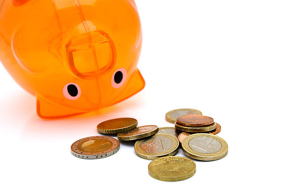 포토 JPG 해외이미지 돈 오렌지 사람없음 금융 경제 동전 저축 유로 플라스틱 가난 투자 문제 파산 수입 위기 해외202004 해외포토 컨셉 과일 비즈니스 재질 재산 파일형식 이미지허브