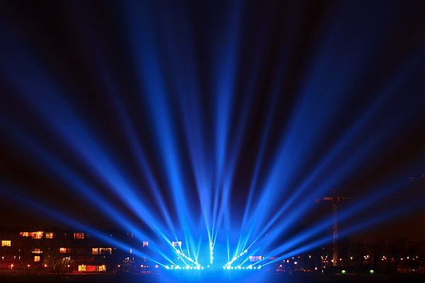 포토 JPG 해외이미지 여행 백그라운드 하늘 사람없음 건물 물 파란색 빛 강 도시풍경 컬러풀 여행객 산책로 신선 도시 야간 가득함 호기심 쇼 북쪽 폭설 해외202004 해외포토 자연요소 건축물 감정 길 컬러 컨셉 눈_날씨 사람 풍경 자연재해 방향 파일형식 이미지허브