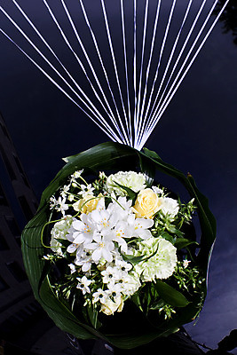 포토 JPG 해외이미지 전통 꽃 리본 꽃다발 결혼 꽃무늬 자동차 결혼식 기념 이벤트 사람없음 장식 초록색 빛 장미 노란색 검은색 흰색 축하 클래식 고급 우아함 배열 만족 심플 내추럴 해외202004 해외포토 식물 감정 육상교통 컬러 컨셉 무늬 파일형식 이미지허브