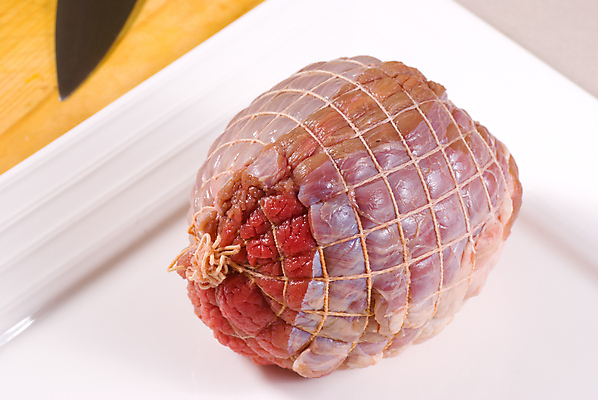 포토 JPG 해외이미지 1 줄 조각 부분 육류 사람없음 가로 빨간색 소고기 신선 그물 자르기 날것 롤 망사 생식 해외202004 해외포토 컬러 식재료 모션 직물 파일형식 이미지허브