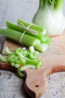 포토 JPG 해외이미지 음식 줄기 채소 재료 건강 요리 사람없음 목재 초록색 신선 조미료 먹기 향신료 보따리 유기농 날것 뿌리 향 생식 채식주의자 회향 해외202004 해외포토 나무 식물 웰빙 컬러 모션 채식 향미료 파일형식 이미지허브