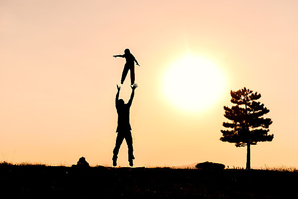 포토 JPG 해외이미지 직업 행복 실루엣 무기 어린이 통신 가족 조류 스트레스 건강 사람없음 평화 일출 활발 오픈 메시지 아빠 가득함 역동적 긍정 해외202004 해외포토 동물 감정 컨셉 관계 촬영기법 사람 노을 파일형식 이미지허브