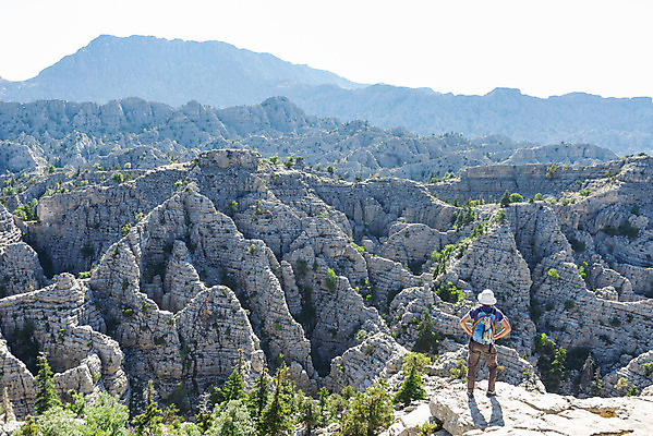포토 JPG 해외이미지 여행 겨울 통신 산 사람없음 여름 검은색 산책 죽음 구멍 위험 나침반 모험가 날카로움 통화 단계 루트 석회암 헬프 오싹 해외202004 해외포토 계절 컬러 컨셉 모션 휴식 암석 도움 파일형식 이미지허브