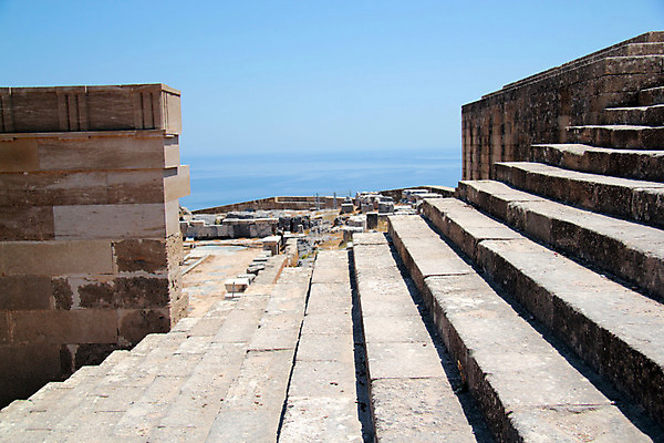 포토 JPG 해외이미지 유럽 문화 벽 바다 섬 여행 건축양식 하늘 산 파노라마 풍경 사람없음 야외 건물 물 여름 파란색 무대 골동품 바위 기둥 중세 역사 재산 지중해 그리스 휴양지 과거 대리석 그리스인 천연기념물 고고학 아크로폴리스 옛날 파멸 해외202004 해외포토 자연요소 서양인 건축물 계절 교육 건축 나라 컬러 컨셉 재료 촬영기법 금융 장소 돌_바위 파일형식 소멸 이미지허브