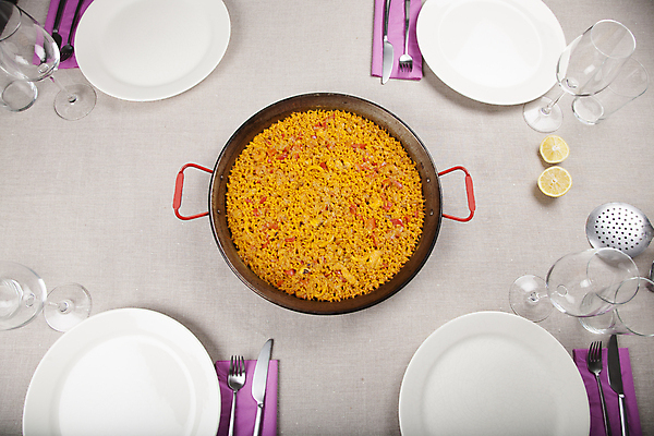 포토 JPG 해외이미지 식기 접시 포크 와인잔 요리 사람없음 나이프 레몬 흰배경 사프란 스페인요리 파에야 해외202004 해외포토 음식 백그라운드 술잔 과일 서양음식 흰색 스페인 칼 향신료 파일형식 이미지허브