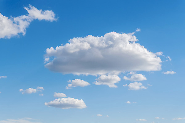 포토 JPG 해외이미지 구름 계절 백그라운드 자연 벽지 하늘 날씨 휴식 풍경 사람없음 야외 여름 파란색 빛 햇빛 태양 평화 환경 맑음 침묵 꿈 자유 흰색 분위기 순수 천국 솜털 산소 내추럴 깊이 생태학 오존 혼자 해외202004 해외포토 자연요소 교육 컬러 컨셉 소리 원소 생태계 파일형식 이미지허브