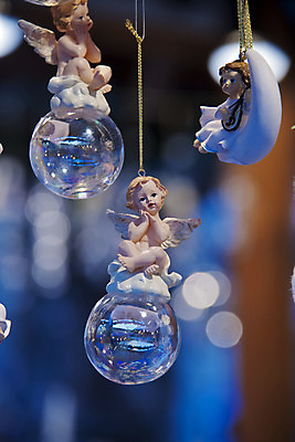 포토 JPG 해외이미지 디자인 계절 크리스마스 겨울 천사 기념 사람없음 장식 세로 빛 조각상 축제 축하 인사 화려 12월 심볼 오브젝트 보케 광택 해외202004 해외포토 기념일 컨셉 조형물 예절 날짜 파일형식 이미지허브