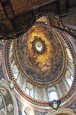 포토 JPG 해외이미지 전통 패턴 건축양식 창문 하늘 미술 사람없음 장식 파란색 교회 예수 역사 스테인드글라스 기념물 바로크 신앙심 웅장함 해외202004 해외포토 건축 컬러 무늬 종교건축 유리 문화예술 건물 신_종교 파일형식 이미지허브