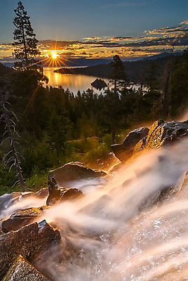 포토 JPG 해외이미지 나무 구름 호수 북아메리카 자연 하늘 산 풍경 사람없음 야외 빨간색 물 파란색 강 컬러풀 반사 미국 일몰 새벽 폭포 흰색 투명 독수리 캘리포니아 암초 현재 해외202004 해외포토 자연요소 식물 컬러 컨셉 조류 아메리카 노을 생태계 파일형식 이미지허브