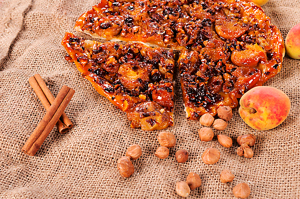 포토 JPG 해외이미지 스튜디오촬영 유럽 음식 조각 부분 디저트 피자 사람없음 컬러풀 케이크 식사 견과류 막대기 달콤 맛 굽기 먹기 유기농 날것 건강식 살구 시나몬 타르트 페스츄리 핸드메이드 개암 해외202004 해외포토 웰빙 열매 나라 빵 컬러 컨셉 과일 모션 패스트푸드 서양음식 실내 구이 파이_빵 파일형식 이미지허브