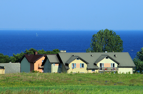 포토 JPG 해외이미지 바다 여행 휴가 휴식 주택 사람없음 야외 가로 여름 발코니 만 재산 휴양지 광택 폴란드 진짜 터키석 해외202004 해외포토 계절 유럽 컨셉 건물 금융 장소 보석 파일형식 이미지허브