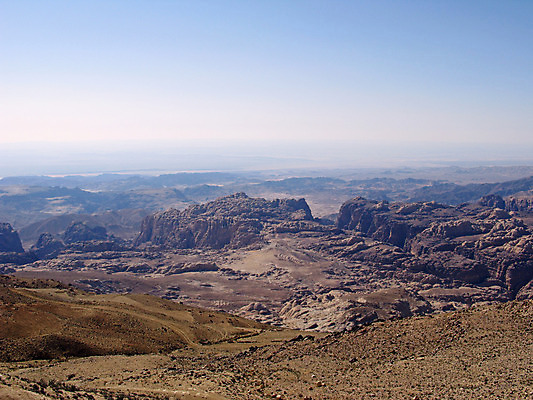 포토 JPG 해외이미지 아시아 모래 여행 자연 하늘 휴가 산 동양인 풍경 사람없음 파란색 햇빛 노란색 여행객 맑음 사막 바위 부식 지역 사암 동쪽 아랍어 요르단 이국적 지질학 특별함 수평선 해외202004 해외포토 교육 나라 컬러 컨셉 중동 날씨 사람 인종 태양 돌_바위 방향 생태계 파일형식 이미지허브