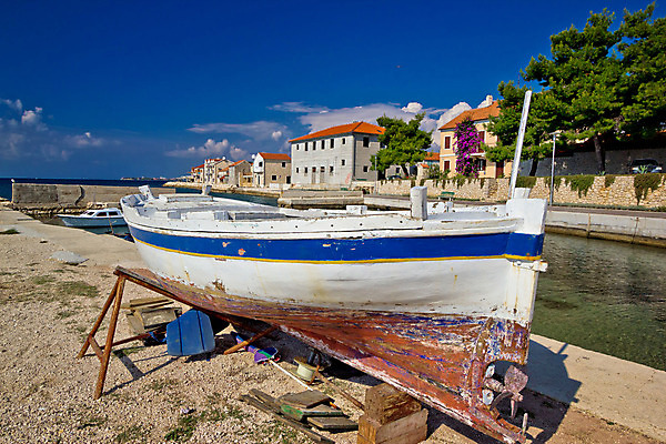 포토 JPG 해외이미지 전통 바다 섬 여행 건축양식 하늘 낚시 어업 풍경 해변 사람없음 건물 목재 초록색 물 파란색 여행객 마을 항구 바위 시골 보트 어부 지중해 낚시꾼 포트 크로아티아 수목 옛날 해외202004 해외포토 자연요소 나무 직업 건축물 건축 유럽 산업 컬러 배_교통 재료 교통시설 레저 사람 돌_바위 파일형식 이미지허브