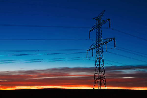 포토 JPG 해외이미지 하늘 사람없음 야외 가로 파란색 컬러풀 탑 금속 사진촬영 힘 황혼 에너지 전선 철탑 철강 해외202004 해외포토 건축물 컬러 재질 촬영 일몰 파일형식 이미지허브