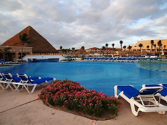 포토 JPG 해외이미지 구름 별 음식 모래 겨울 의자 우산 가족 하늘 휴가 휴식 멕시코 사람없음 옆모습 빛 태양 노란색 평화 일출 맑음 수영 궁전 신혼여행 인사 시간 뜨거움 고급 선탠 휴양지 엽서 구성 칸쿤 파라다이스 스타일 해외202004 해외포토 자연요소 계절 뷰포인트 컬러 가구 결혼 컨셉 고건축 북아메리카 관계 날씨 노을 장소 수상스포츠 예절 편지 파일형식 이미지허브