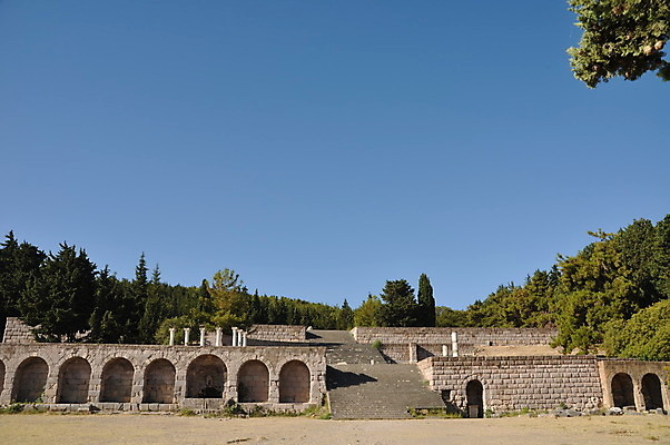 포토 JPG 해외이미지 나무 전통 유럽 섬 여행 유적 건축양식 학교 자연 하늘 병원 풍경 사람없음 야외 치료 파란색 약 바위 사찰 역사 그리스 폐허 그림 박물관 대리석 타운 그리스인 고고학 로마인 옛날 전국 해외202004 해외포토 서양인 식물 교육 건축 나라 컬러 재료 의학 종교건축 인종 돌_바위 도시 생태계 파일형식 이미지허브