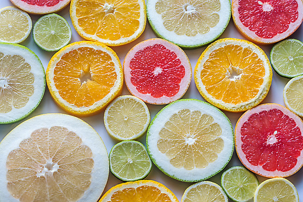 포토 JPG 해외이미지 분홍색 백그라운드 오렌지 과일 사람없음 빨간색 초록색 노란색 레몬 자몽 슬라이스 라임 비타민 비타민C 해외202004 해외포토 컬러 영양소 파일형식 이미지허브